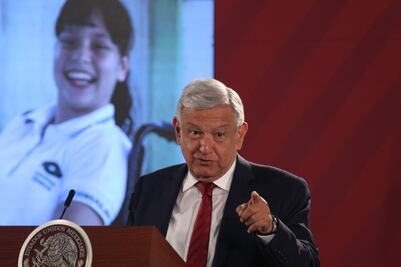 No se puede mejorar la educación sin maestros: AMLO
