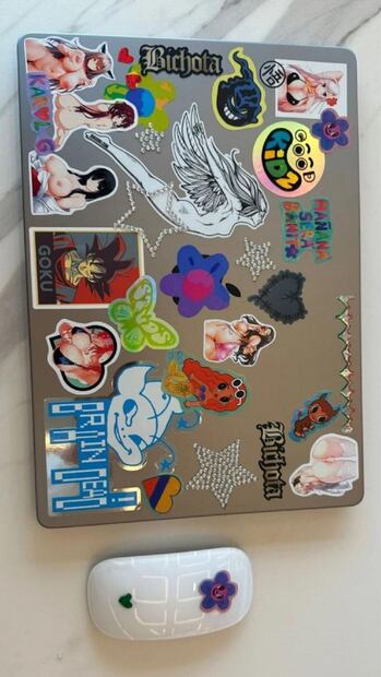 Laptop Karol G. Fuente: Instagram @karolg.