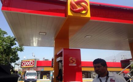 Oxxo lanza marca propia de gasolineras