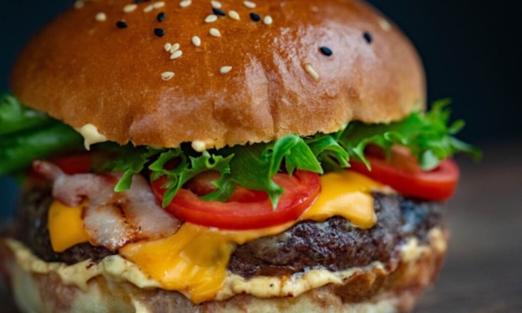 ¿Qué pasa si comes hamburguesas todos los días?