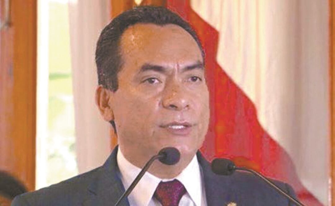 El fiscal López informó que en el domicilio donde se ocultaban los criminales fueron aseguradas 14 armas y 2 vehículos. Foto: Tomada de Facebook