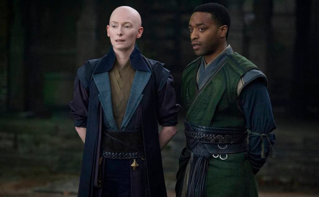 El director decidió que el místico, The Ancient One fuera encarnado por la actriz Tilda Swinton (en la imagen). Mientras que el sirviente, Wong, sería el actor británico Benedict Wong. Esto generó una ola de quejas. FOTO: Marvel vía AP.