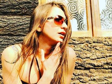 Ingrid Brans muestra su trasero y se pone la verde