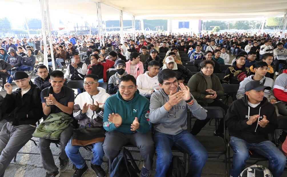 Evelyn Parra dará apoyo económico a jóvenes sorteados para el Servicio Militar en Venustiano Carranza. Foto: Especial