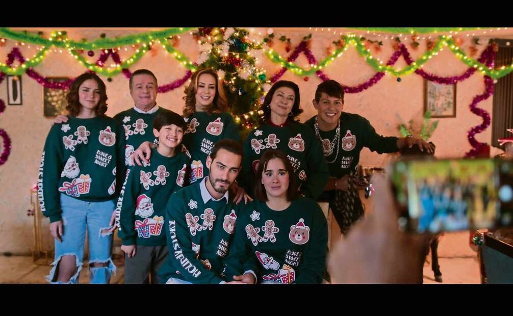 En ¡Hasta la madre de la Navidad! interpreta a una mujer que se siente incómoda con la celebración. Foto: Javier Colinas