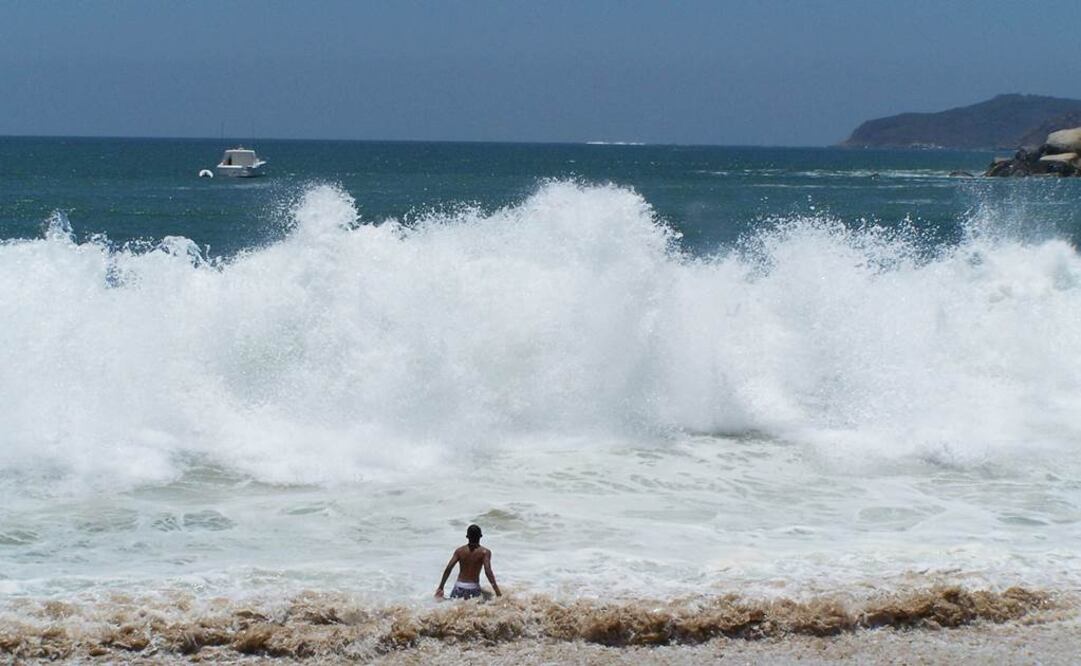 El fenómeno denominado "Mar de Fondo" crea olajes de hasta 4 metros de altura. (Foto: Archivo / El Universal)