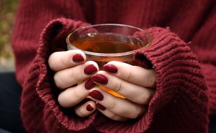 La bebida natural que termina con los gases, cólicos y retortijones en el vientre