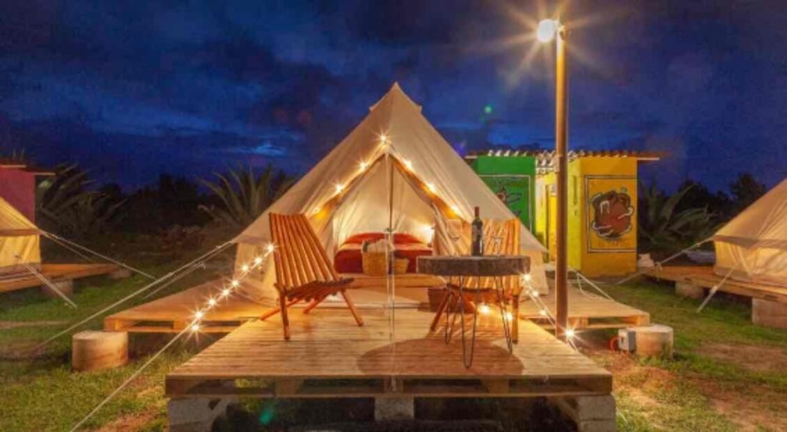 Quédate en este glamping y aprovecha los últimos días para ver luciérnagas