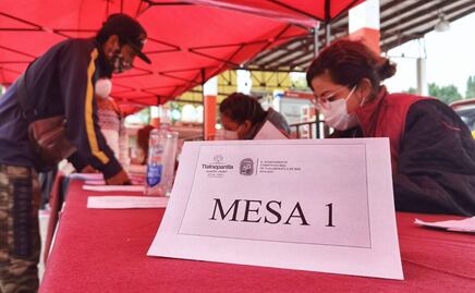 Dan primeros apoyos a 286 familias damnificadas por derrumbe en cerro del Chiquihuite