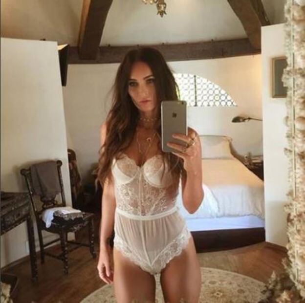 Megan Fox se deja ver en lencería