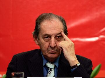 Aplauden Premio Carlos Fuentes a Eduardo Lizalde