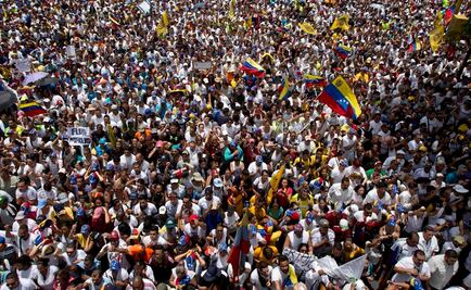 Oposición venezolana amenaza con volver a tomar Caracas