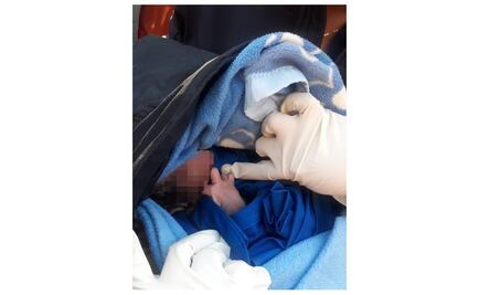 Mujer da a luz en plena Avenida de los Insurgentes Sur