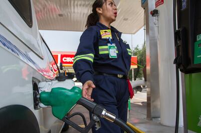 Abasto de Premium se restablecerá en horas: Pemex