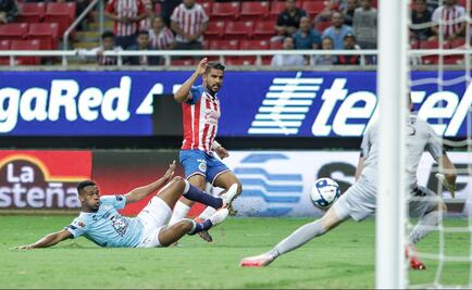 Comentarista deportivo usa ‘feminicidio’ como burla durante partido