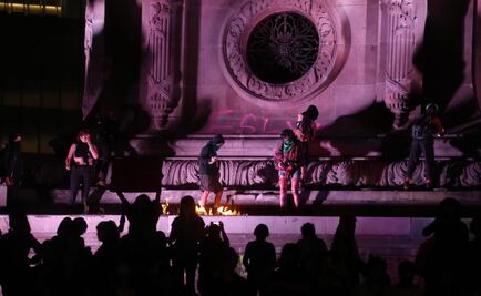 Culmina marcha feminista en el Ángel tras actos violentos