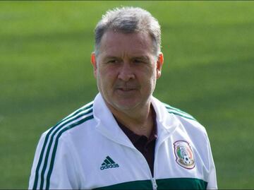 Tata Martino se reúne con Carlos Vela en Estados Unidos