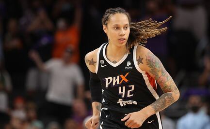 Rusia libera a basquetbolista Brittney Griner, en intercambio por traficante de armas con EUA