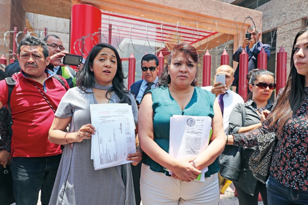 Nestora Salgado (der.) solicitó que se condene a Meade a que le ofrezca una disculpa pública por llamarla secuestradora. (ARCHIVO EL UNIVERSAL)