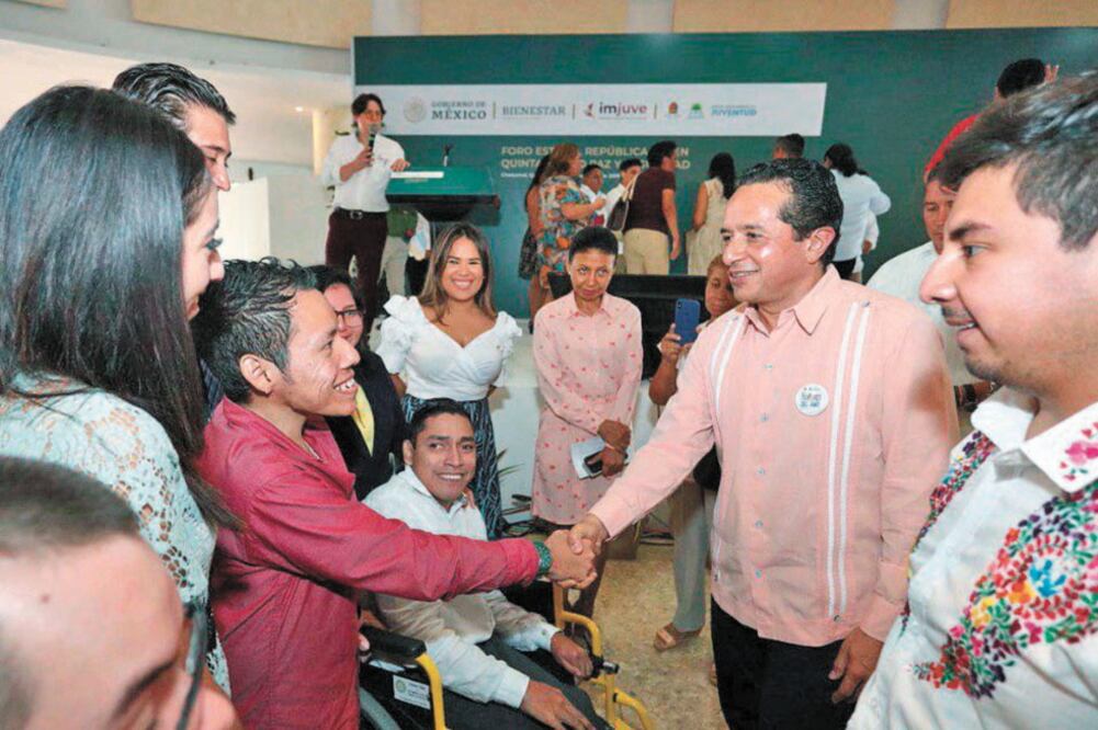 Durante la entrega de reconocimientos, Carlos Joaquín González recordó que su prioridad como gobernador ha sido cerrar las brechas de desigualdad y trabajar por un estado donde prevalezca la inclusión social. Foto: ESPECIAL