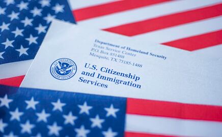 EU exigirá 100 mil dólares al año para la visa H1-B y anuncia nueva "tarjeta dorada"