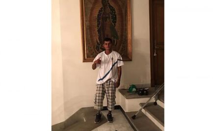 Empresario le cumple a "El Capi" y le obsequia una prótesis