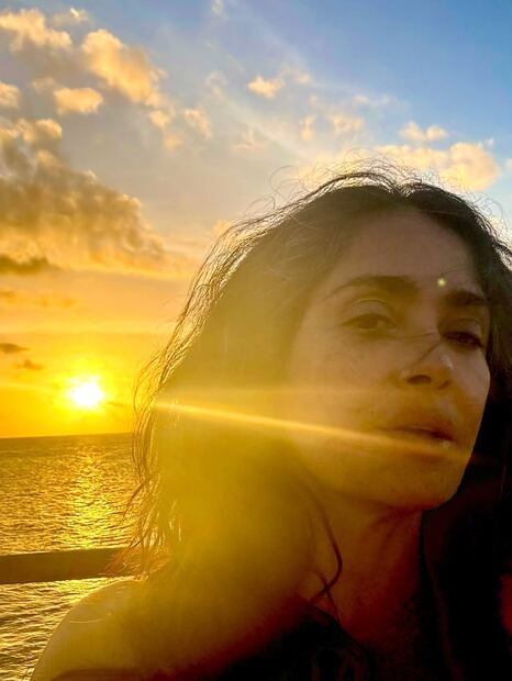 Salma Hayek disfruta de unas vacaciones. Foto: Especial