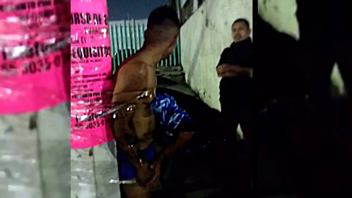 Presunto criminal es amarrado a un poste. Foto: Especial