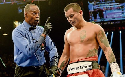 Canelo Álvarez recibe alerta del histórico exréferi Kenny Bayless, previo a su pelea ante Terence Crawford