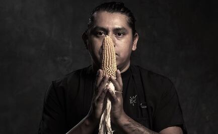  Óscar Segundo honra a su madre y abuela en cada plato con maíz