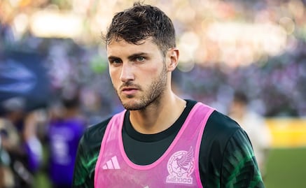 Santiago Giménez viajará a Surinam para jugar con la Selección Mexicana