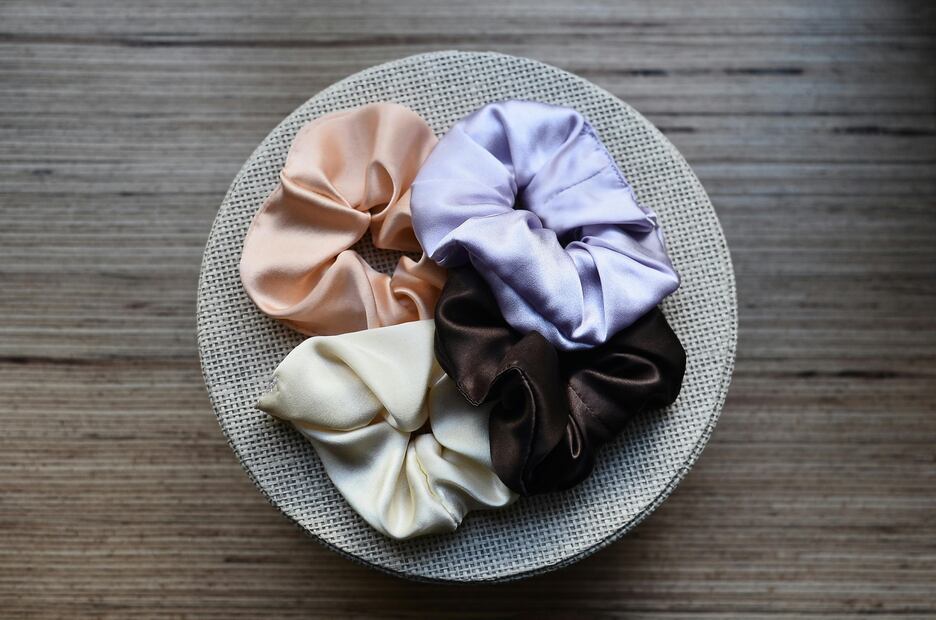Scrunchies para el cabello. Foto: Pexels