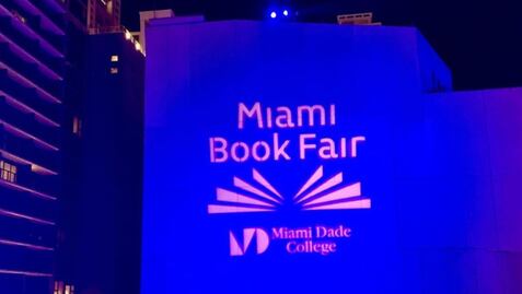 Poesía en español inunda a la Feria del Libro de Miami