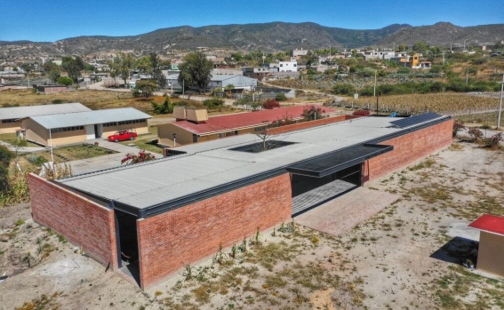 Murat inaugura Centro de Innovación Mezcal Oaxaca, primero en su tipo en el país