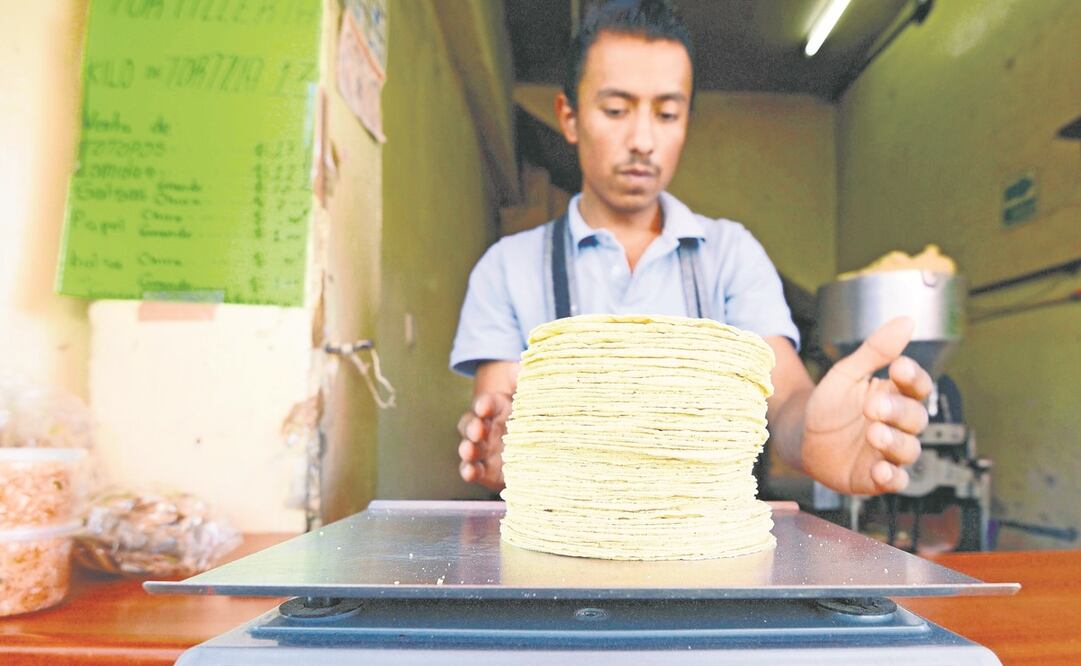 López Obrador recordó que su gobierno ha hecho el esfuerzo y no han aumentado los combustibles. Foto: Cuartoscuro