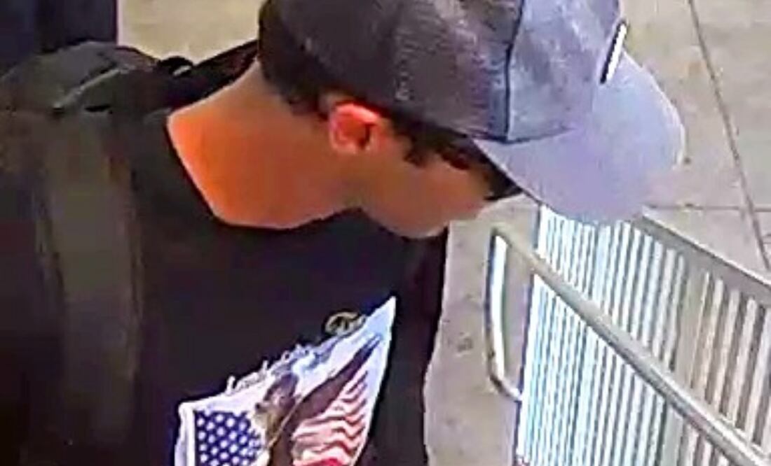 Autoridades publican nuevas fotos de la persona de interés por el asesinato del influencer Charlie Kirk (11/09/2025). Foto: Captura de pantalla