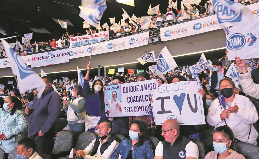 Simpatizantes y militantes de Acción Nacional mostraron su apoyo a Enrique Vargas, a quien le gritaban: “Enrique, gobernadoooor”. Foto: Berenice Fregoso/ EL UNIVERSAL.