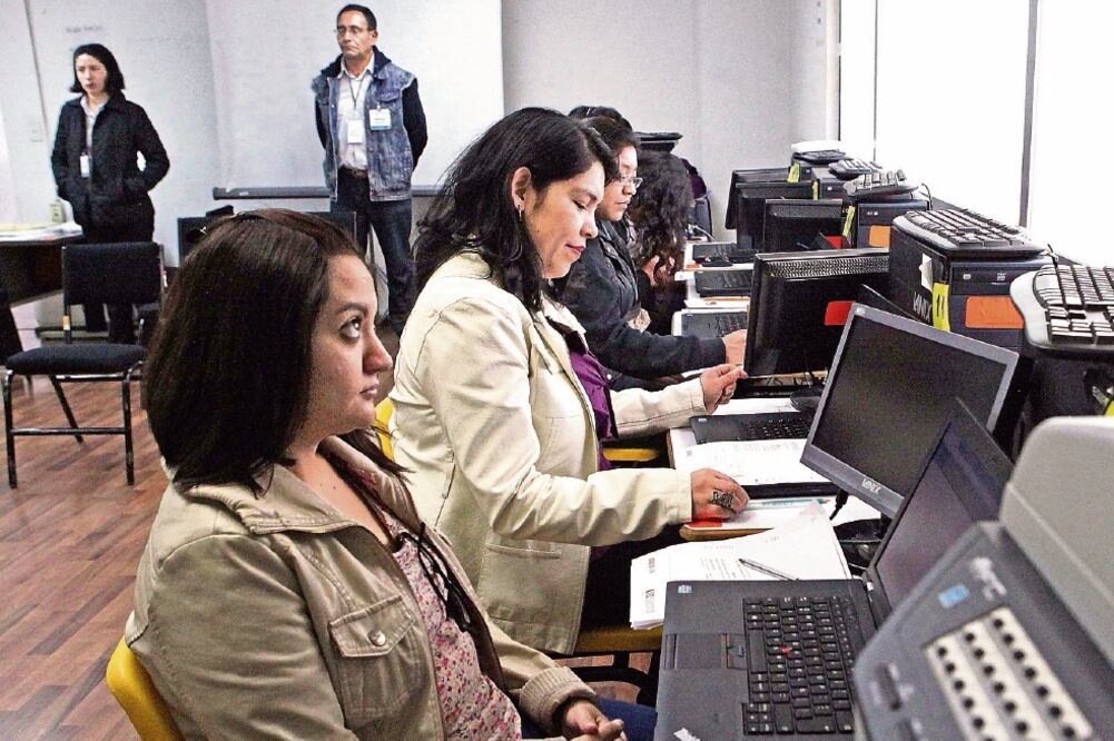 El PRI señaló que las leyes secundarias permiten a la autoridad tener un margen para hacer modificaciones a la norma que incluye la evaluación a los docentes (ARCHIVO EL UNIVERSAL)