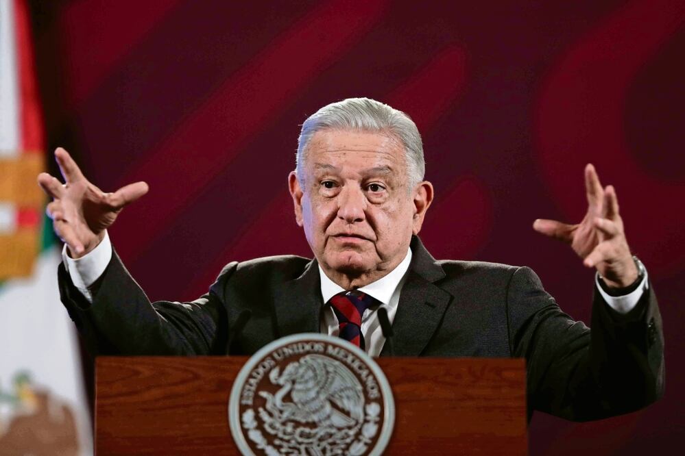 El presidente Andrés Manuel López Obrador dijo que los contratos con la empresa Antsua que proporcionó el software espía se manten- drán bajo resguardo por seguridad nacional.
