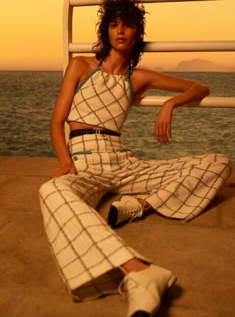 Chanel inspira a un verano romántico con su primer desfile virtual