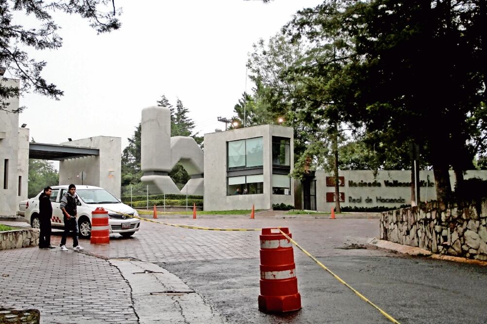 El exclusivo fraccionamiento La Hacienda Vallescondido, en Atizapán de Zaragoza, Estado de México, es el lugar donde Ernesto Fonseca Carrillo cumplirá los 10 años de sentencia que le faltan, ahora en prisión domiciliaria (JUAN BOITES. EL UNIVERSAL)