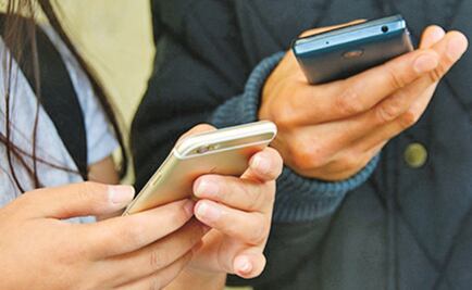 Propone Mancera regular la venta de celulares usados 