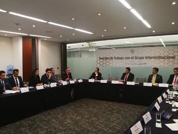 Senadores se reúnen con banqueros para dialogar sobre comisiones bancarias