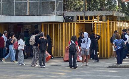 Estudiantes de Prepa 5 de la UNAM bloquean Calzada del Hueso; durante protesta, hubo altercados con automovilistas