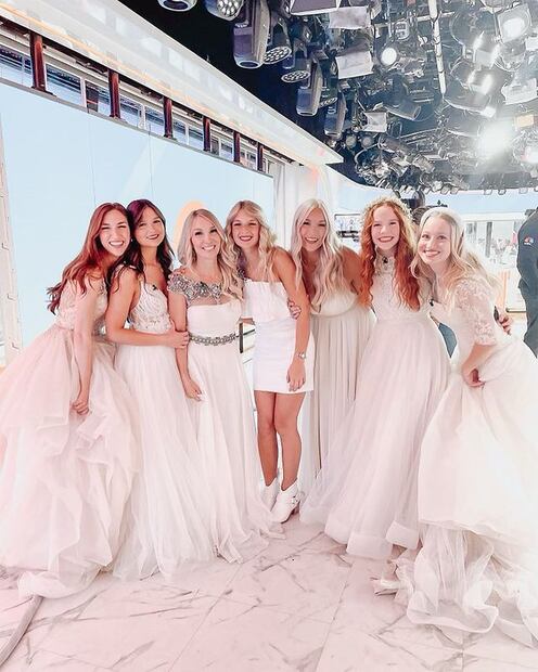 Vestidos de novia. Fuente: Instagram @alexisnhouston