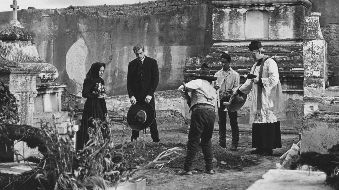 Versión de "Pedro Páramo" de Carlos Velo, filmada en 1966. Foto fija del entierro de Susan San Juan. Crédito: Archivo Mil Nubes-Foto