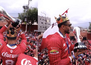 Video: Alexis Vega festeja título del Toluca con el pantalón abajo en pleno desfile con la afición
