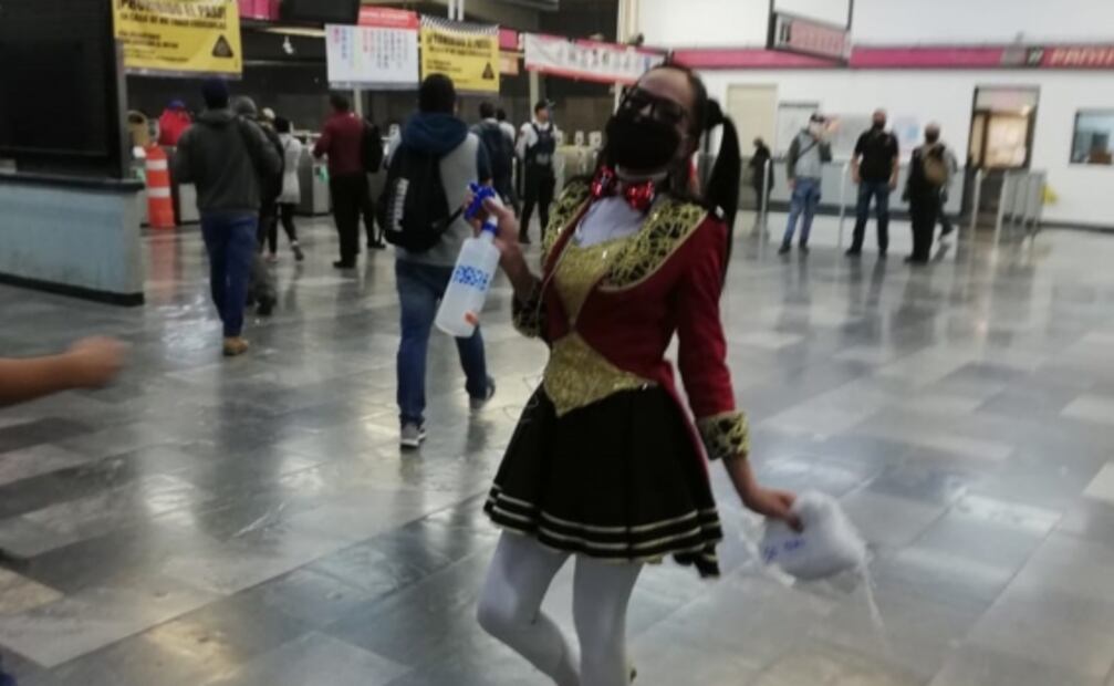 Lanzan "Que no te cargue el payaso", para que usuarios usen cubrebocas en el Metro