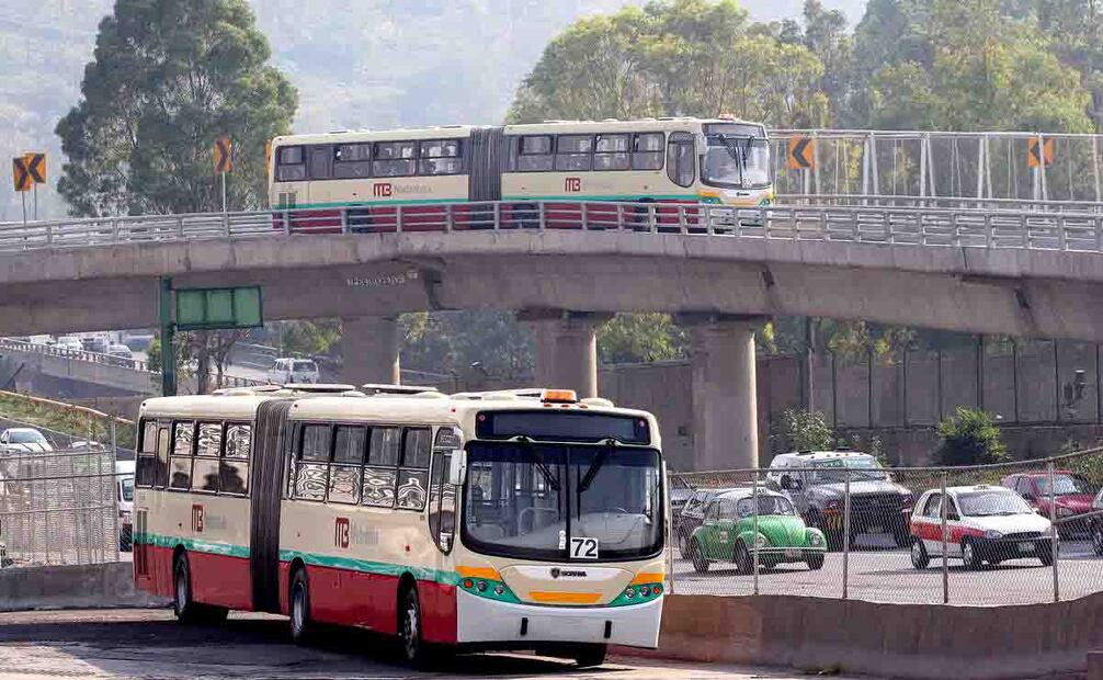 Recorrido de EL UNIVERSAL por estaciones del Metrobús en su primer aniversario, junio del 2006. La terminal de Metrobús de Indios Verdes es la más antigua en la historia del Metrobús. Foto: René Rozzainz/ Archivo EL UNIVERSAL.