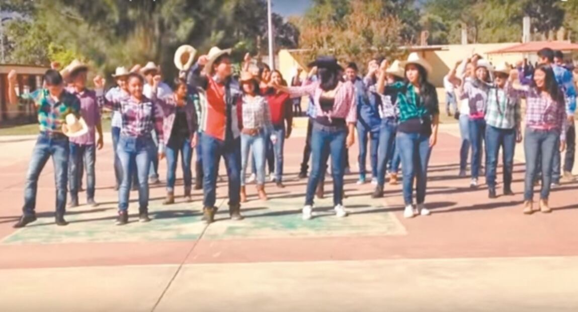 Éxitos que cantamos, bailamos...y odiamos